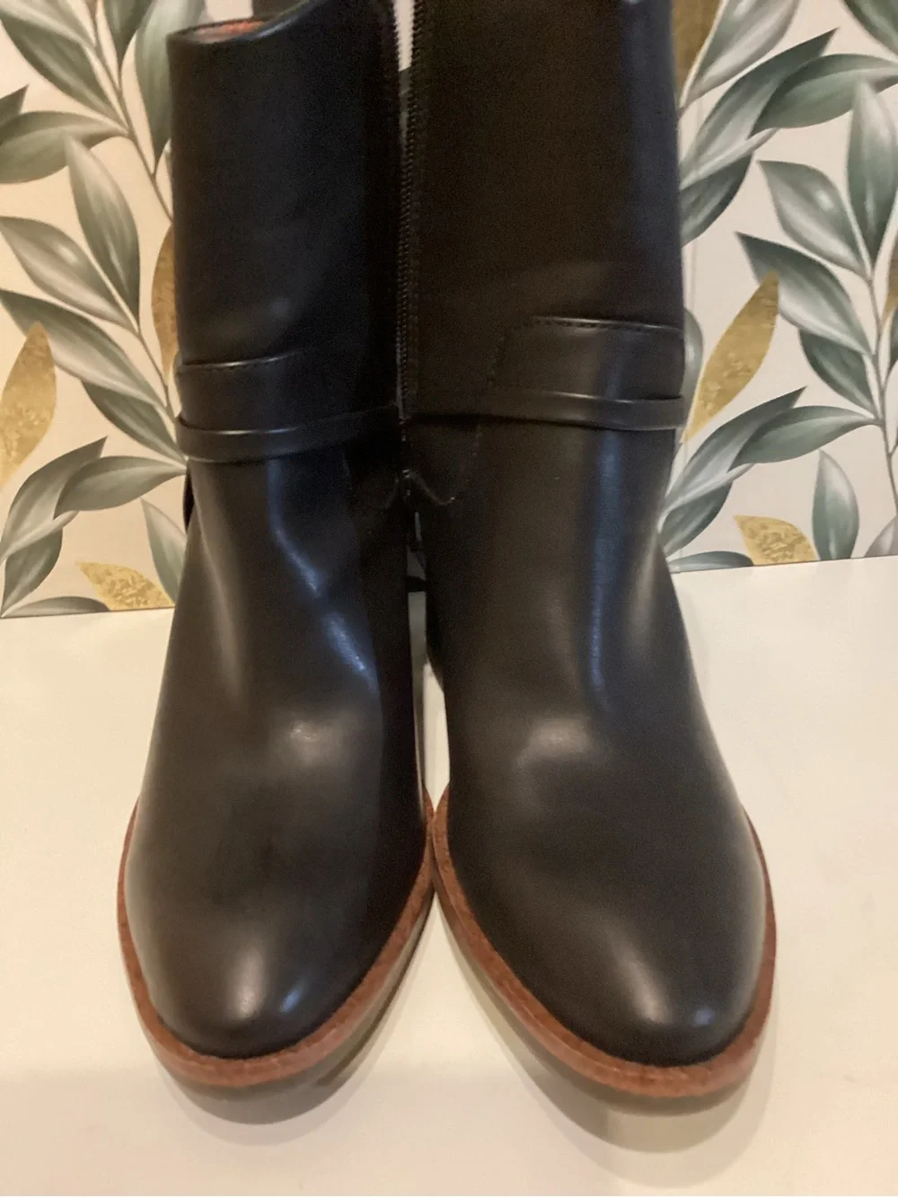 Korks Selena  Black Leather Ankle Booties with Block Heel
